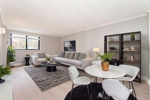 1933 Commonwealth Ave, Unit 108 in Boston, MA - Building Photo