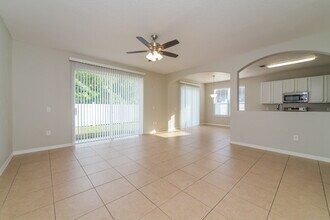 2041 The Oaks Blvd in Kissimmee, FL - Building Photo - Building Photo