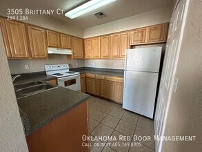 3505 Brittany Ct in Moore, OK - Building Photo - Building Photo