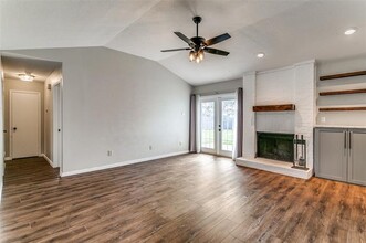 1730 Clarendon Dr in Lewisville, TX - Building Photo - Building Photo