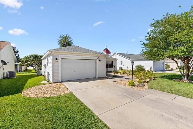 17076 SE 96th Chapelwood Cir in the Villages, FL - Building Photo - Building Photo