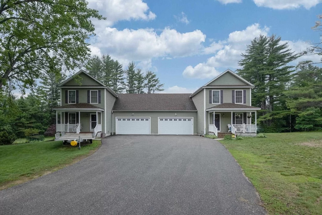 7171 School St in Loudon, NH - Building Photo