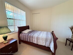 2351 Lakeview Dr in Sebring, FL - Foto de edificio - Building Photo