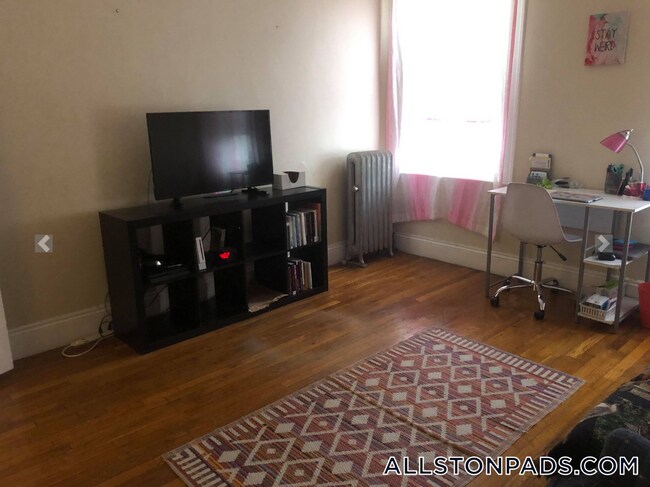 1193 Commonwealth Ave in Boston, MA - Building Photo - Building Photo