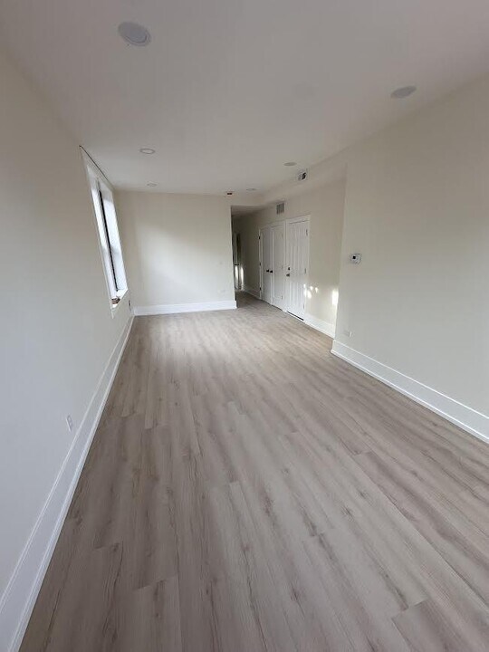 944 N Damen Ave in Chicago, IL - Building Photo