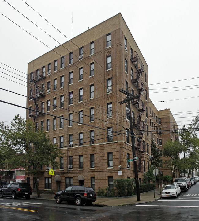 4350 Furman Ave in Bronx, NY - Foto de edificio - Building Photo