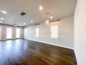 6112 Seville Dr in Austin, TX - Building Photo - Building Photo