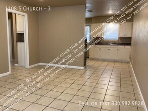 1108 S Church St-Unit -3 in Brady, TX - Building Photo - Building Photo