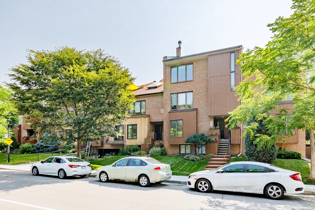 12664 Odette-Oligny Rue