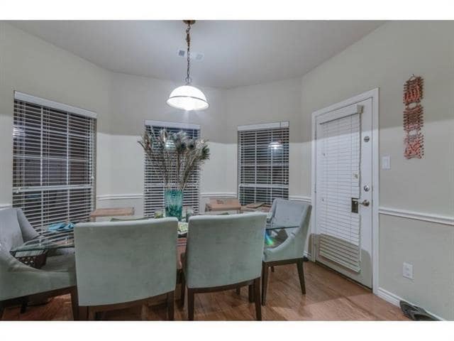 property at 1402 Vineyard Dr