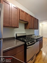 955 W Cornelia Ave, Unit 3D in Chicago, IL - Building Photo - Building Photo