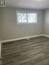 2421 Speyside Dr in Mississauga, ON - Building Photo - Building Photo