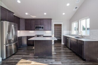 1727 S Sundance Dr in Spokane Valley, WA - Building Photo - Building Photo
