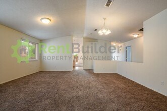 10212 Country Sage Dr NW in Albuquerque, NM - Building Photo - Building Photo