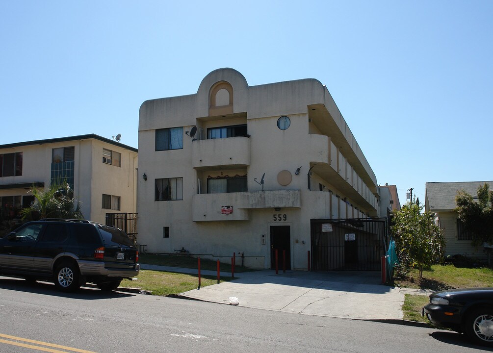 559 N Ardmore Ave in Los Angeles, CA - Building Photo