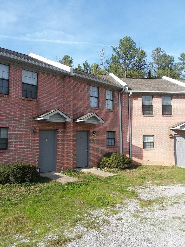 Pine Woods Apartments West Blocton, AL in West Blocton, AL