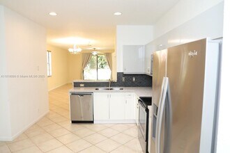 3899 Tree Top Dr in Weston, FL - Building Photo - Building Photo