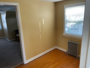 220 Jackson Ave-Unit -220 in Mineola, NY - Building Photo - Building Photo