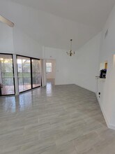 960 N Franklin Ave in Homestead, FL - Foto de edificio - Building Photo