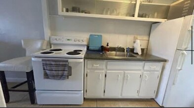 23 NE 23rd Ave in Pompano Beach, FL - Foto de edificio - Building Photo