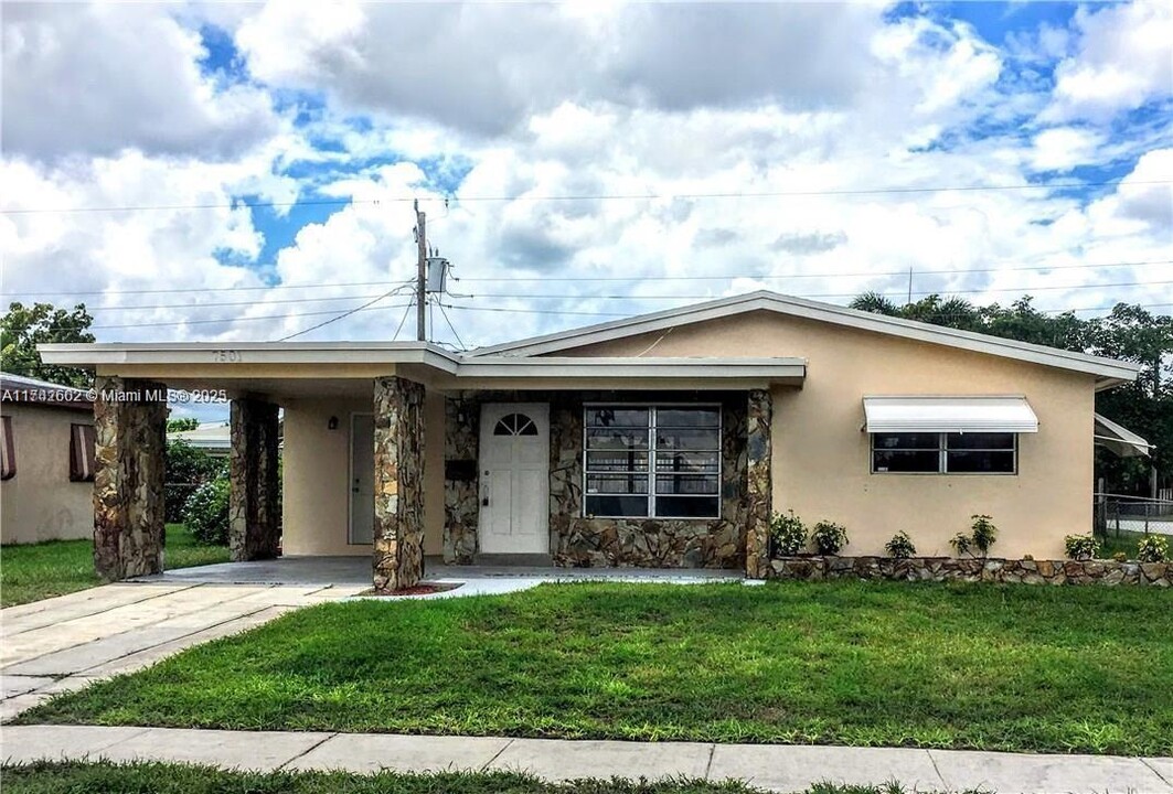 7501 Pierce St in Hollywood, FL - Building Photo