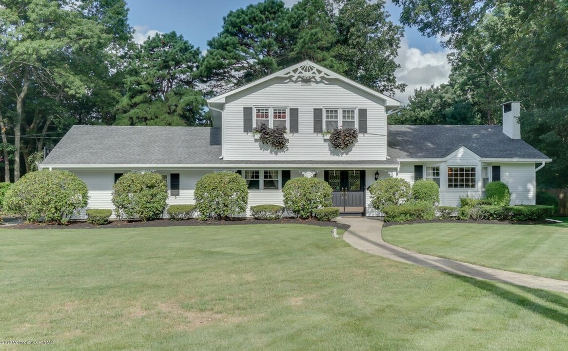 2206 Vermont Ave in Toms River, NJ - Foto de edificio