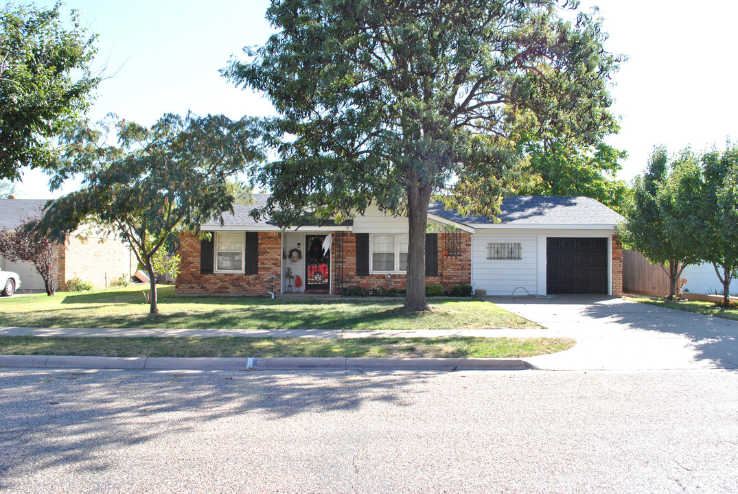 5519 Pinto Ln in Amarillo, TX - Building Photo