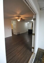 5005 Brighton Rd in Austin, TX - Foto de edificio - Building Photo