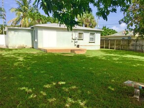 11 SE 13th Ave in Pompano Beach, FL - Building Photo - Building Photo