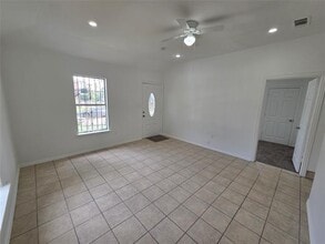 3525 Roberts Ave in Dallas, TX - Building Photo - Building Photo