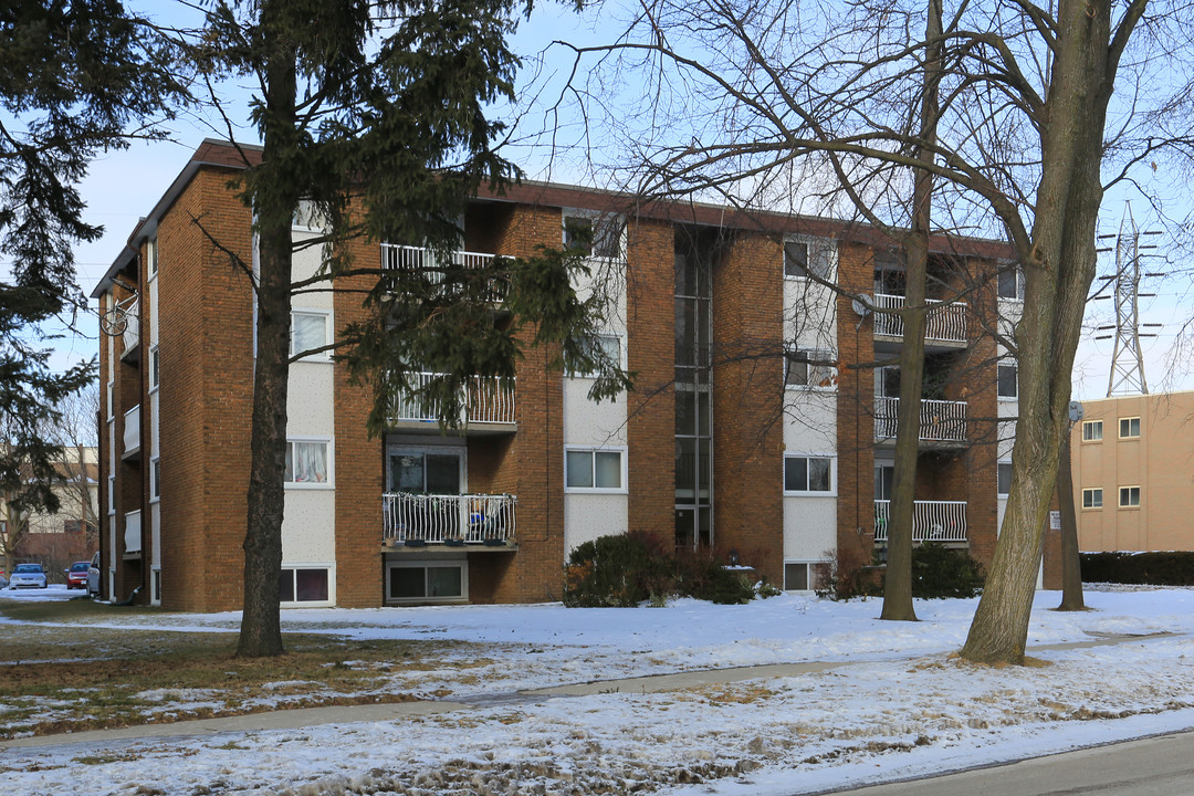 14 Conway Dr in Kitchener, ON - Building Photo