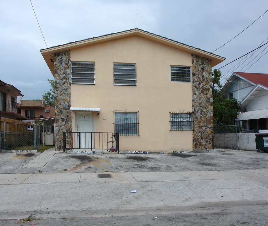 128 SW 15th Ave in Miami, FL - Building Photo