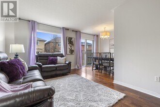 2149 Shorncliffe Blvd in Oakville, ON - Building Photo - Building Photo