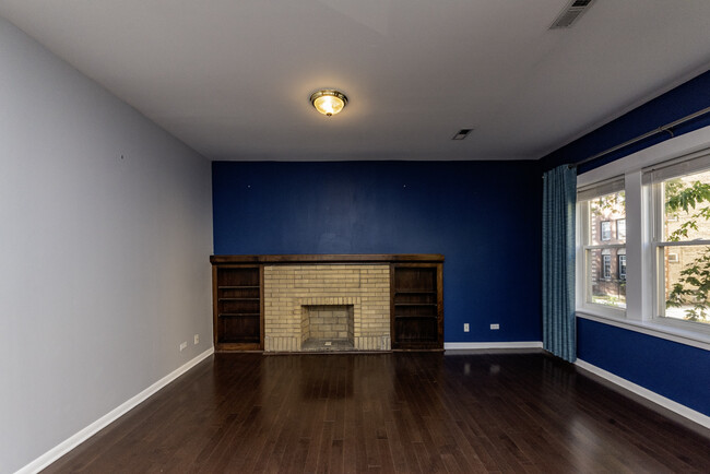 2703 W Ainslie St in Chicago, IL - Building Photo - Building Photo