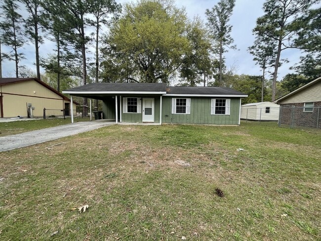 property at 120 Pointe S Dr