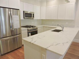 470 Green St, Unit 3 in Cambridge, MA - Building Photo