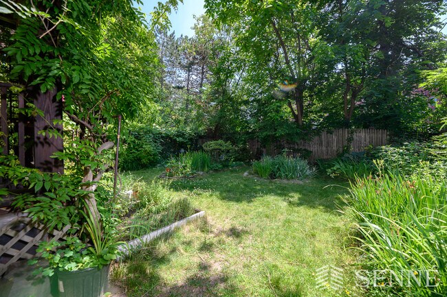 39 Magnolia Ave, Unit 39 Magnolia in Cambridge, MA - Building Photo - Building Photo