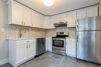25 Jardine Rd in Morristown, NJ - Building Photo - Building Photo