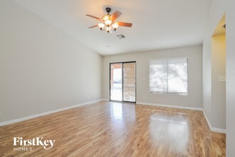 801 Anchor Dr in Henderson, NV - Foto de edificio - Building Photo