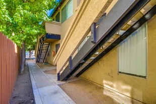 4212 47th St in San Diego, CA - Foto de edificio - Building Photo