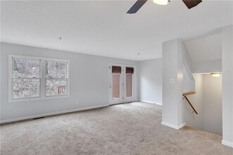 1211 Meadowbrook Dr in Canonsburg, PA - Building Photo - Building Photo
