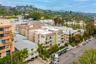 7249 Franklin Ave in Los Angeles, CA - Building Photo - Building Photo