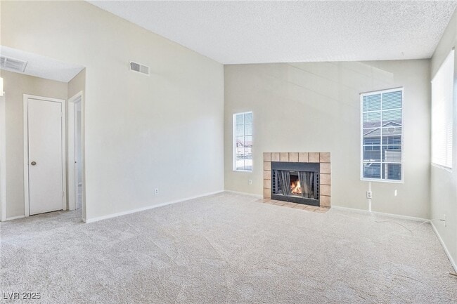 2685 Jennydiane Dr, Unit D in Las Vegas, NV - Building Photo - Building Photo