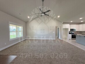 997 Fair Oaks St in Springdale, AR - Building Photo - Building Photo