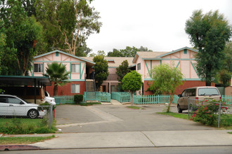 820 E Mission Ave in Escondido, CA - Building Photo - Building Photo