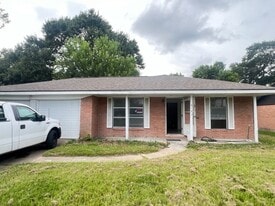 6723 Ridgeway Dr in Houston, TX - Building Photo