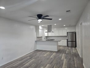 North Loop Apartments in Athens, TX - Foto de edificio - Building Photo