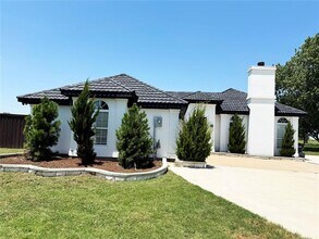4610 County Rd 551 in Farmersville, TX - Foto de edificio - Building Photo