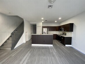4205 NE 9th St in Homestead, FL - Building Photo - Building Photo