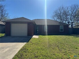 2221 Michigan St in New Braunfels, TX - Building Photo